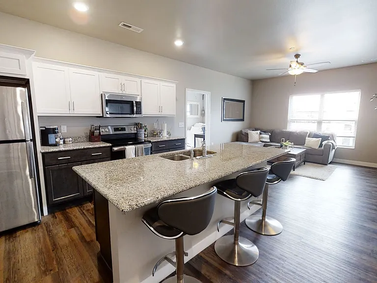 DPI602 - Dubuque Street Condos — Photo 20