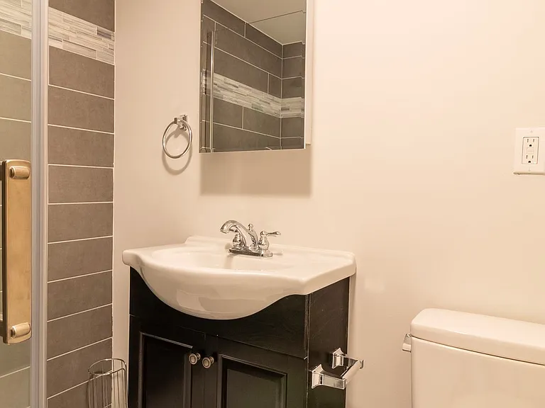 102 Cross St #A — Photo 9