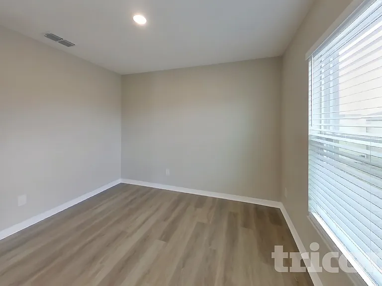 2163 Mandarin Loop — Photo 12