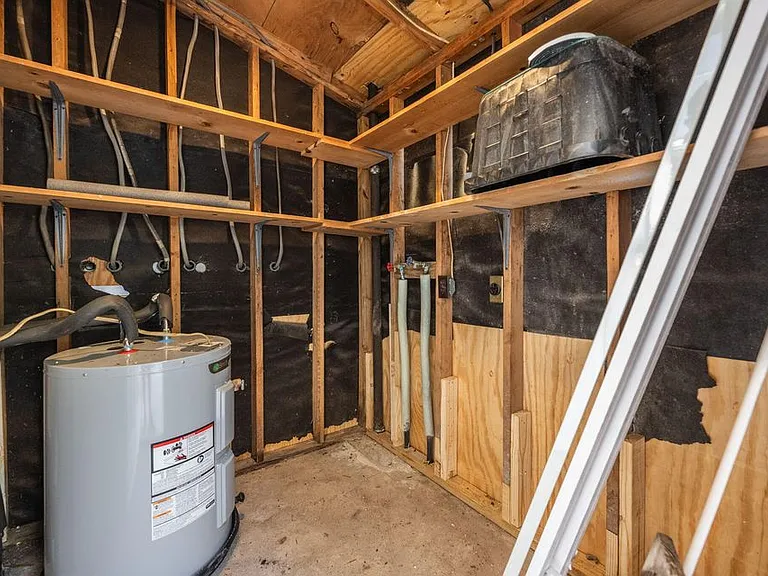 1013 Holton Ave #1 — Photo 23
