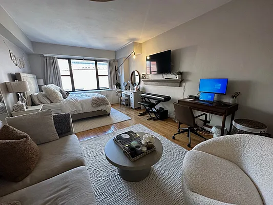 Rented by Douglas Elliman | media 9