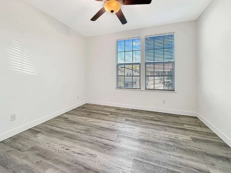 27044 Victoria Ln #103 — Photo 14