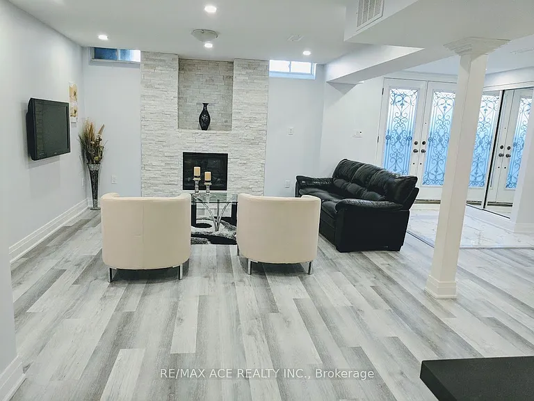 29 Frampton Rd #BASEMENT — Photo 2