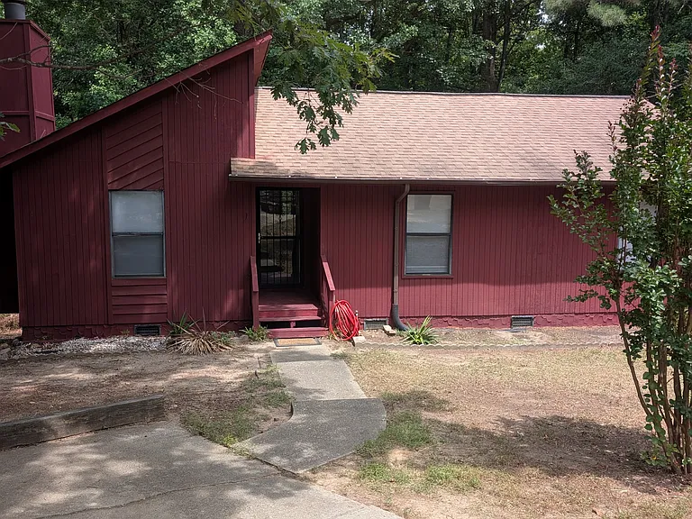 6004 Bartlett Ct — Photo 1