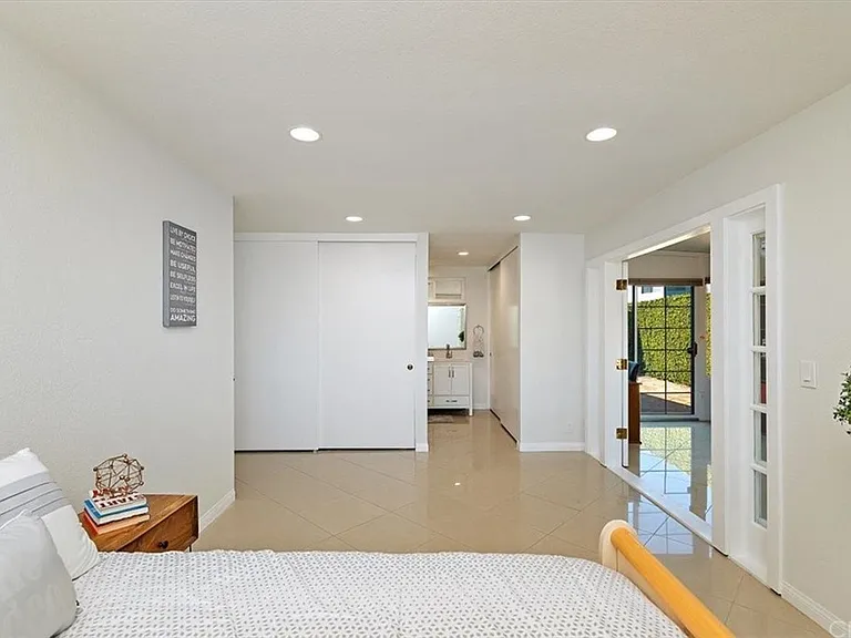 13043 Espinheira Dr — Photo 12