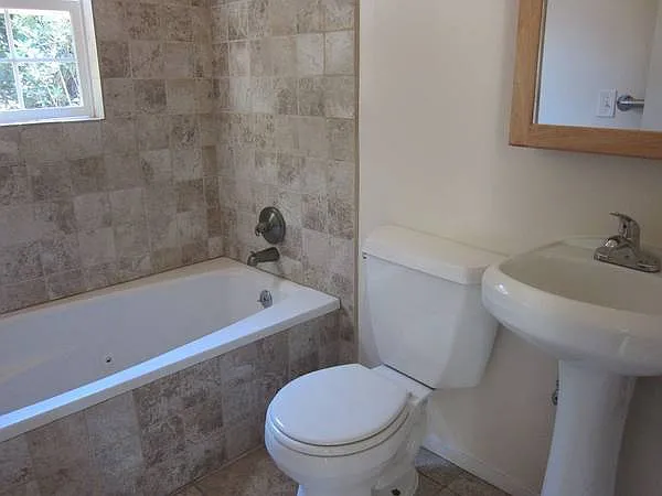 1524 Kearney St — Photo 8