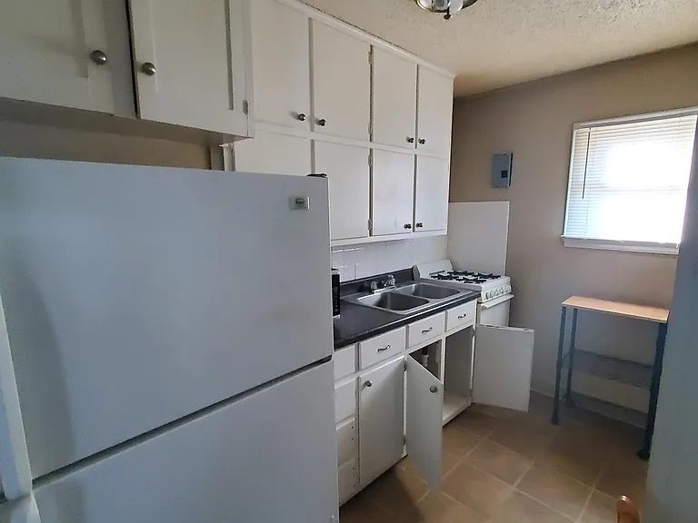 501 Dolomita St — Photo 5