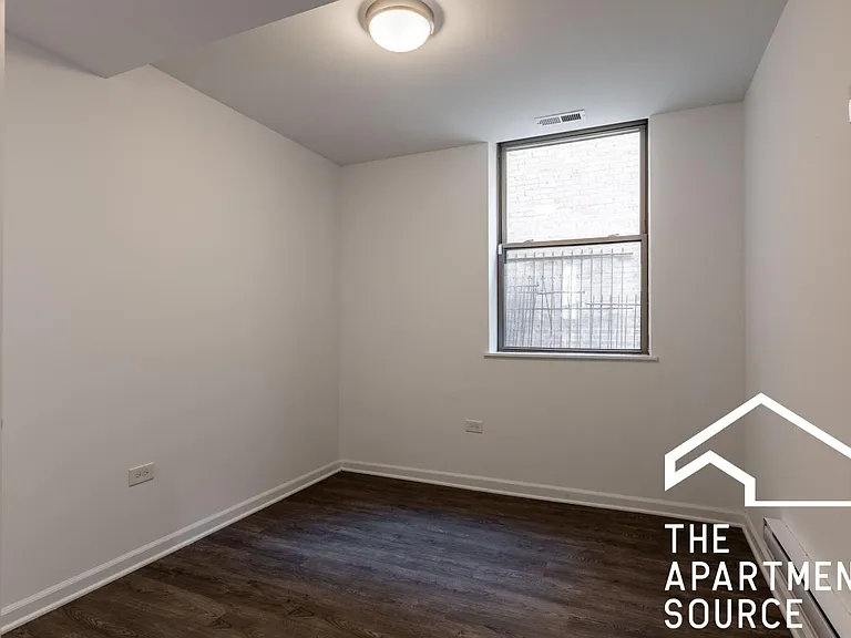 941 W Winona St #111 — Photo 5