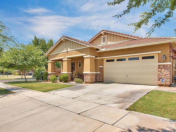 2nd image of 3424 E Sierra Madre Ave