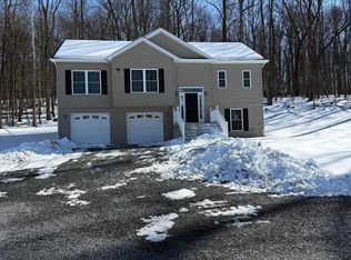 9942 Back Creek Valley Rd, Hedgesville, WV 25427