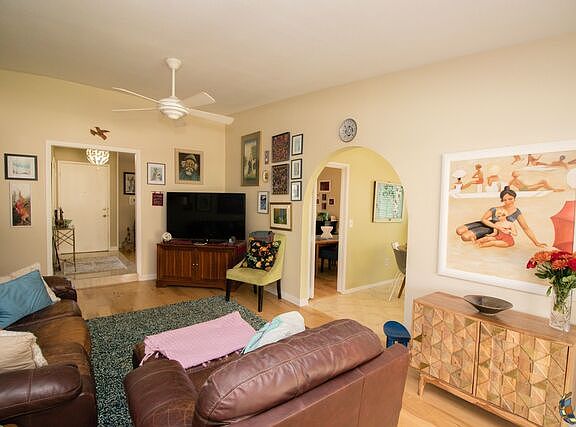 4th image of 2270 Sandalwood Dr