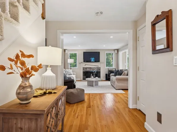 4 Cleek Ct Unit 4, North Reading, MA 01864