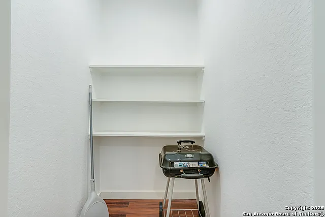 1039 McKinley Ave — Photo 32