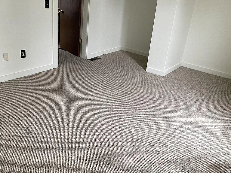 908 S Blackhoof St #B — Photo 11