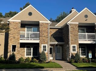 1000 Saddle Rock Rd #6C3DEE8D7, Holbrook, NY 11741