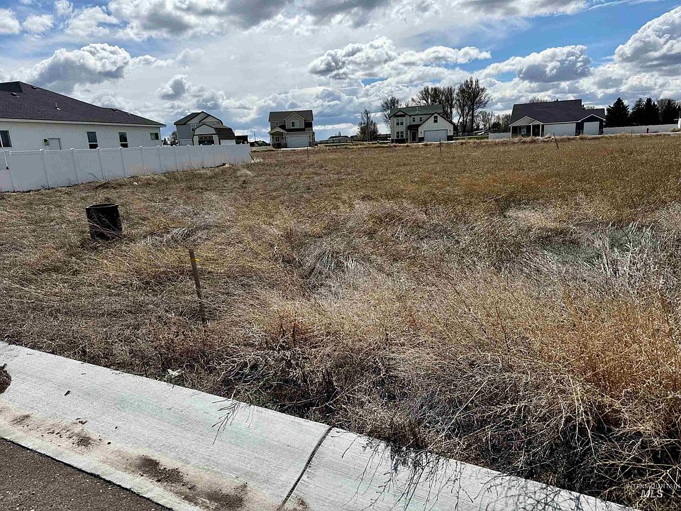 2nd image of Manning Cir
