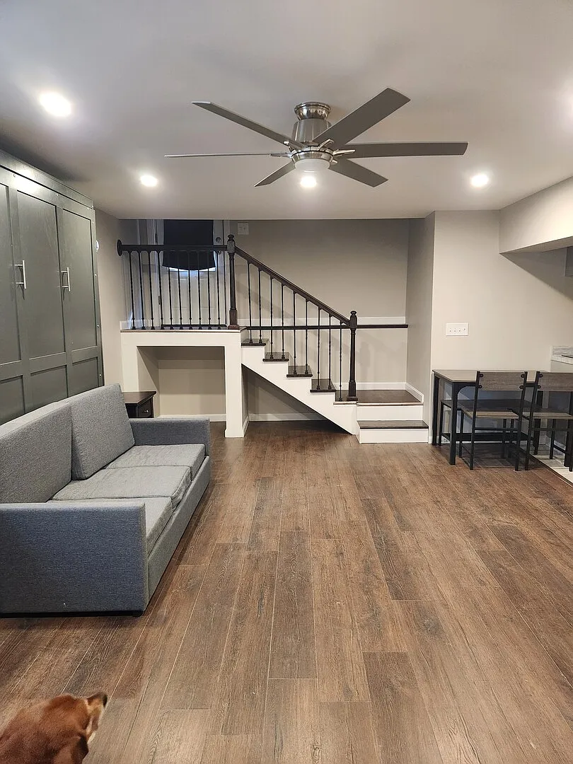 Studio Apartment with Murphy Bed — Photo 1