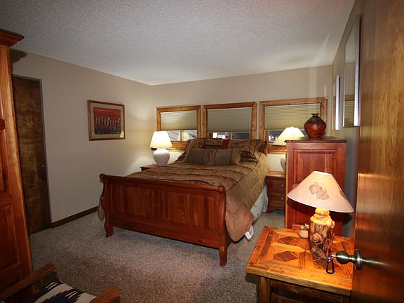 3rd image of 628 Cranmer Ave #112