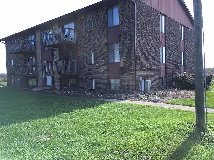 1st image of 3010 W Dr S APT 1