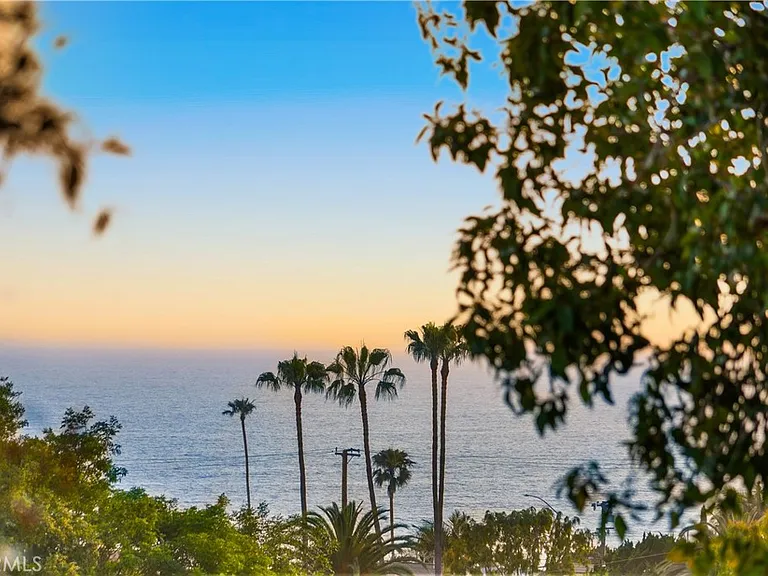 592 Bluebird Canyon Dr — Photo 65