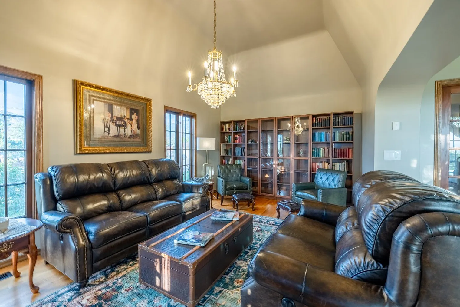 6 bed, 3.0 bath, 4144 sqft, $6,000 — Photo 1