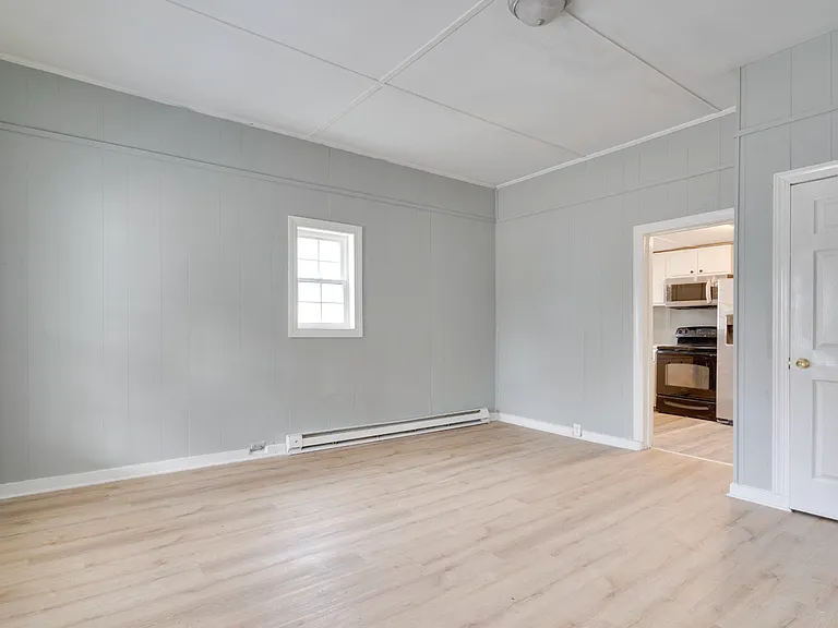 112 East St E — Photo 12
