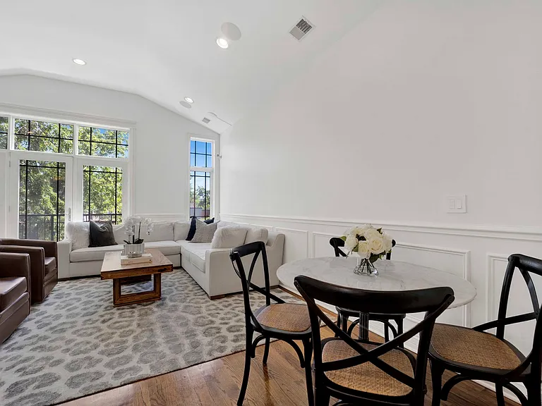 1520 W Diversey Pkwy #3 — Photo 9