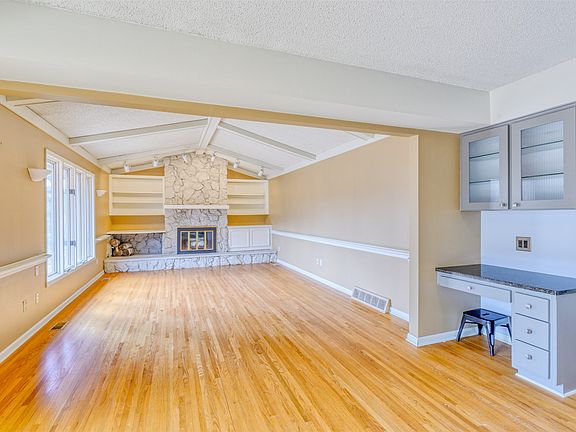 4th image of 2705 71st St