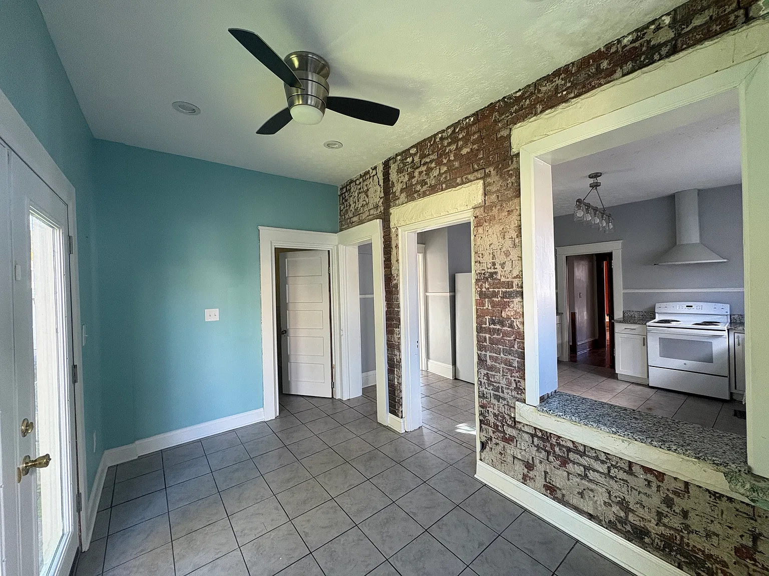5 bed, $1,900 — Photo 3