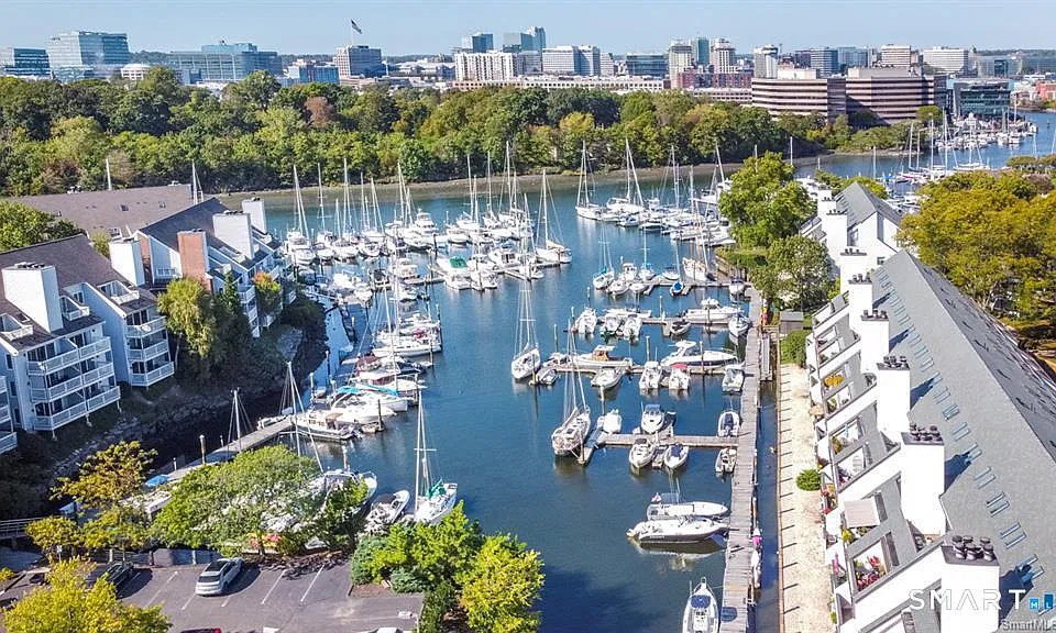 73 Harbor Dr #413
