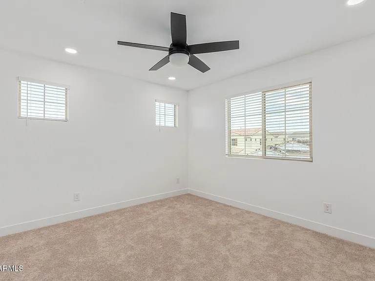 8931 W Colter St — Photo 17