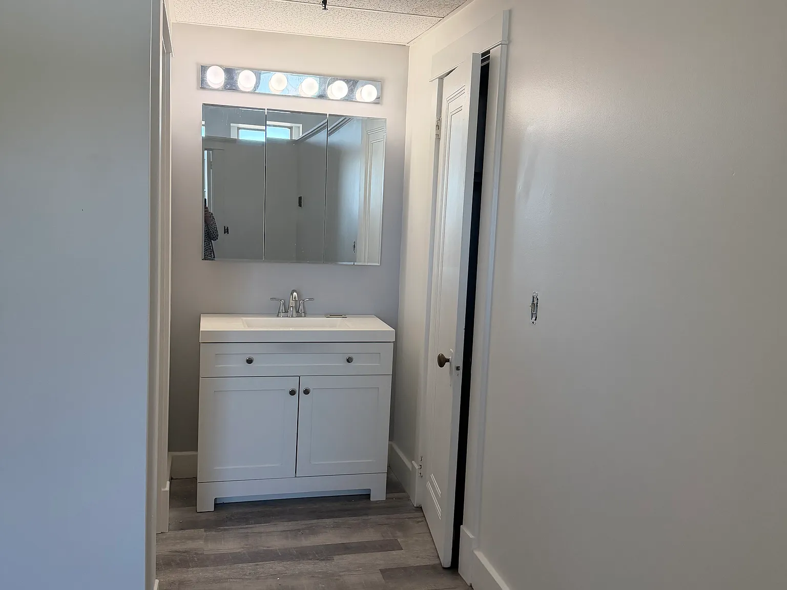 1 bed, 700 sqft, $1,050 — Photo 4