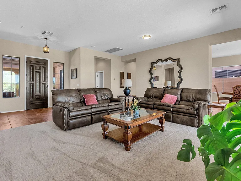 1715 W Ainsworth Dr — Photo 9