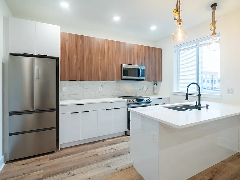 2621 W Oxford St #305 — Photo 8