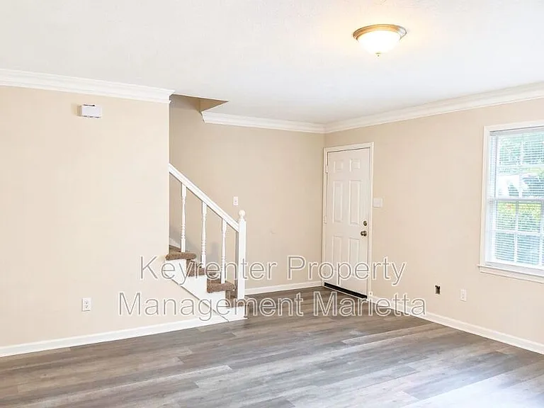 3013 Spruce Cir — Photo 4