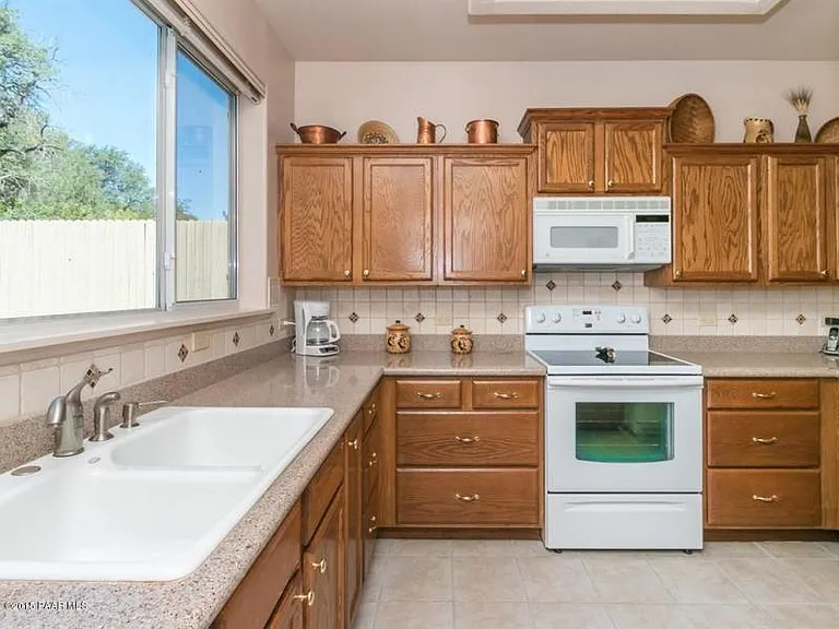 192 Barcelona Way — Photo 4