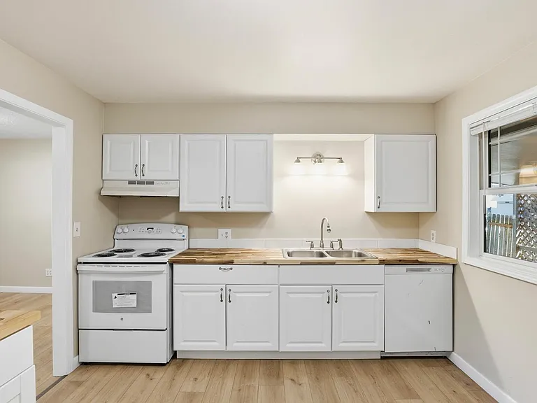 3218 N Maple St #3218 — Photo 11