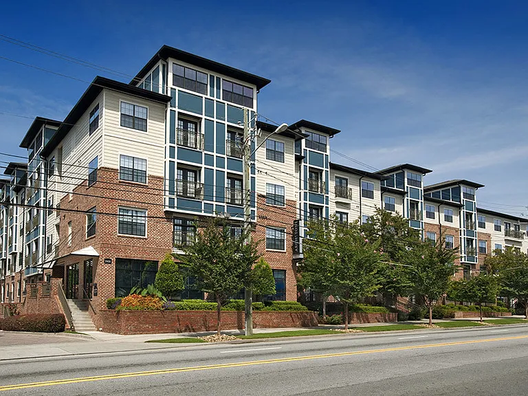 CB Lofts Apartments — Photo 28
