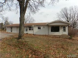 1968 Linhart Dr, Festus, MO 63028