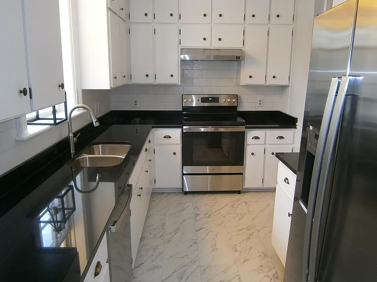 107 W Taylor St — Photo 13