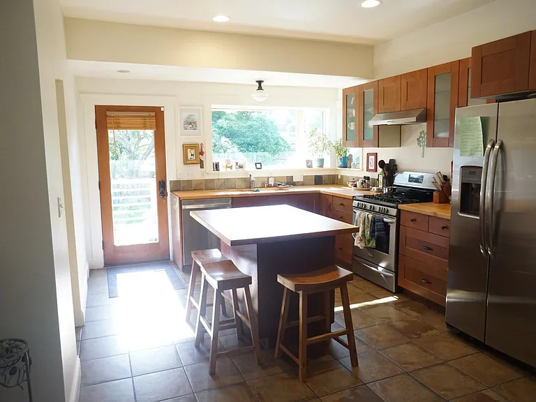816 N Anderson St — Photo 7
