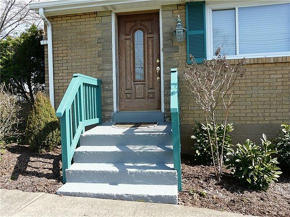 3rd image of 170 Elmwood Dr