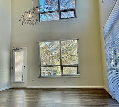 3rd image of 1900 O St APT 1