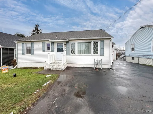 705 7th North St, Liverpool, NY 13088