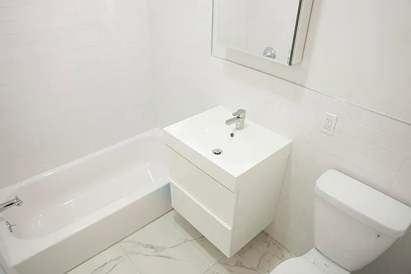 Rented by Knightsbridge Properties Corp | media 34