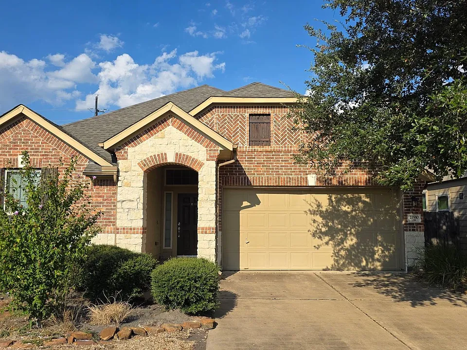 21910 Cascade Hollow Ln