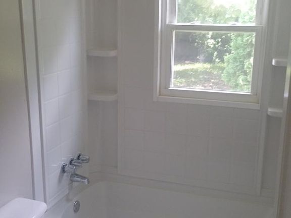 3rd image of 2320 Keller Ave