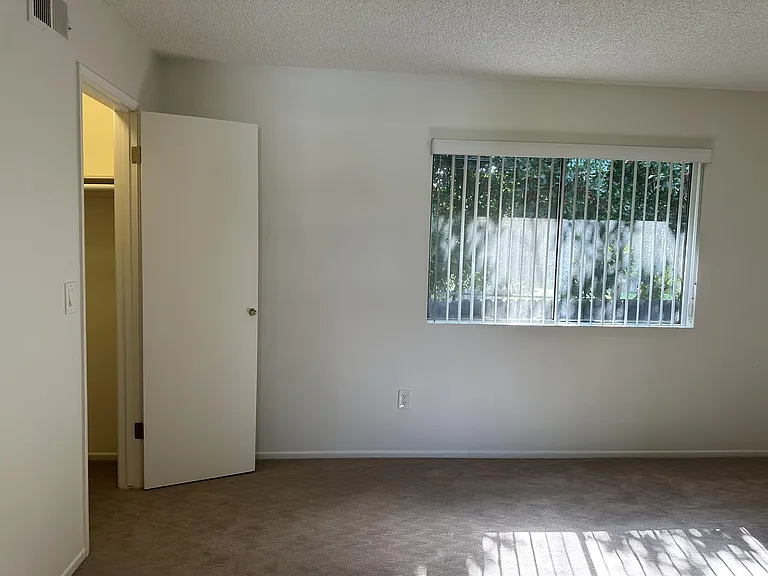 160 N Fonda St #2 — Photo 27
