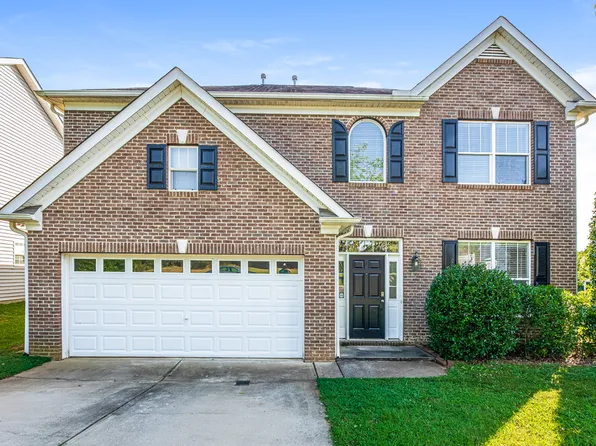 295 Stobhill Ln, Holly Springs, NC 27540