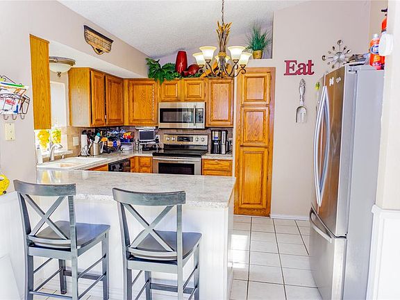 4th image of 616 Holly Dr